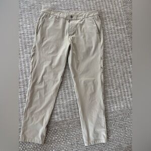 Men’s lululemon ABC Slim-Fit Trouser 34W 32L
Warpstreme pants in tan khaki